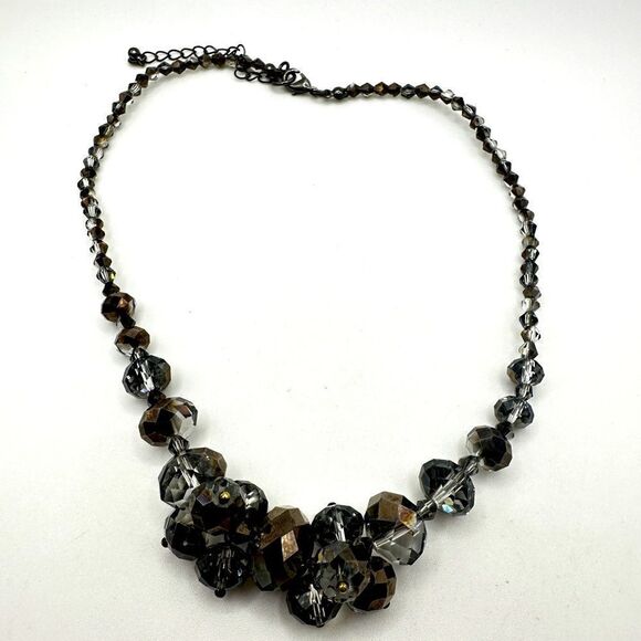 Jewelry - Stunning faceted black/dark gray crystal beaded necklace!